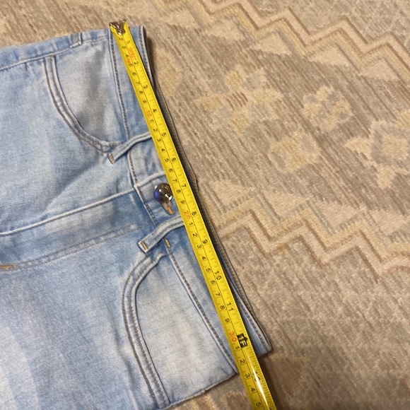 DIVINED GIRL DISTRESSED SIZE 4 JEAN LIKE NEW - Picture 10 of 11